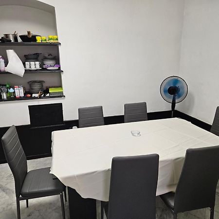 Готель Casa Regis - Free Parking Генуя Екстер'єр фото
